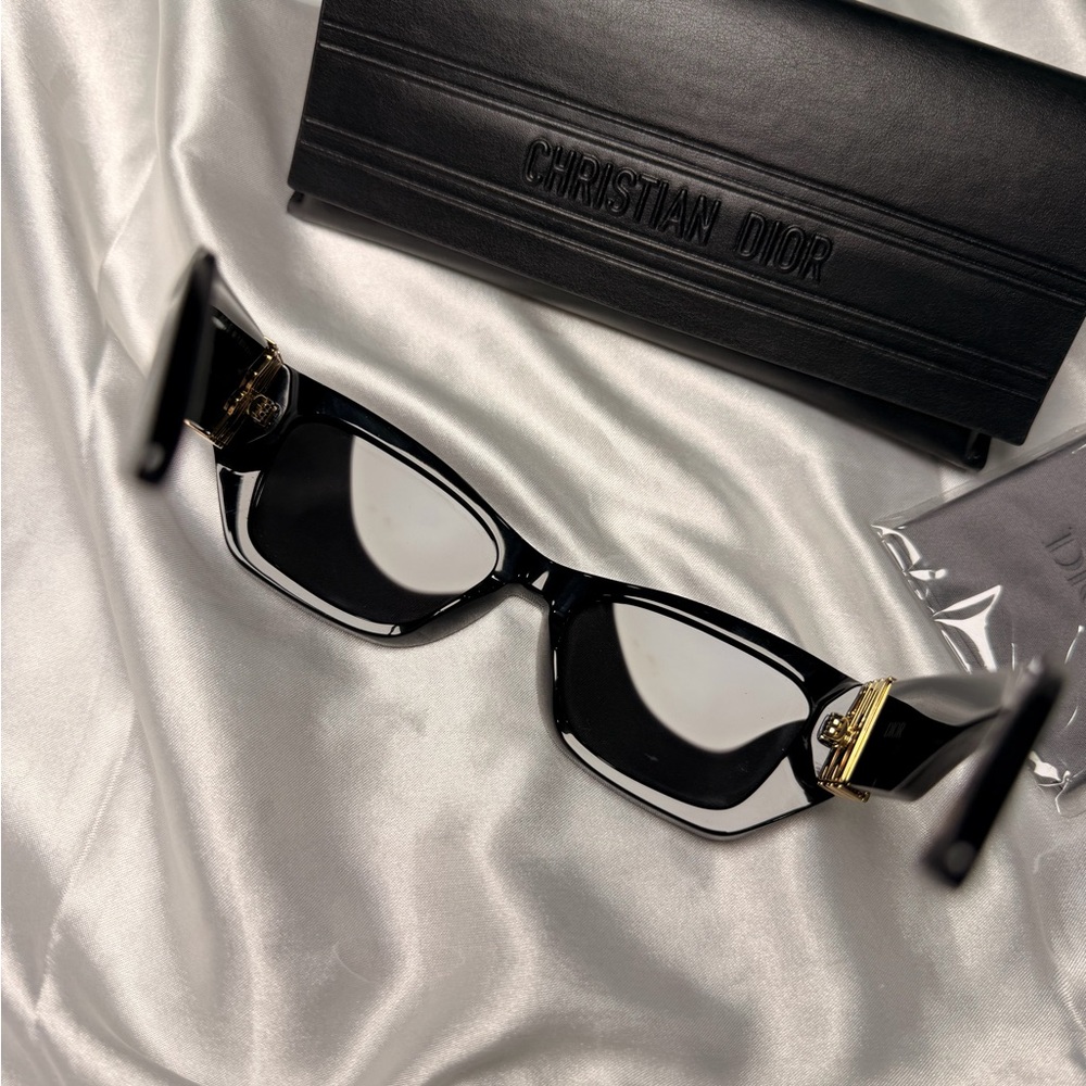 MISS DIOR CD40182I Sunglasses - Picture 11 of 16